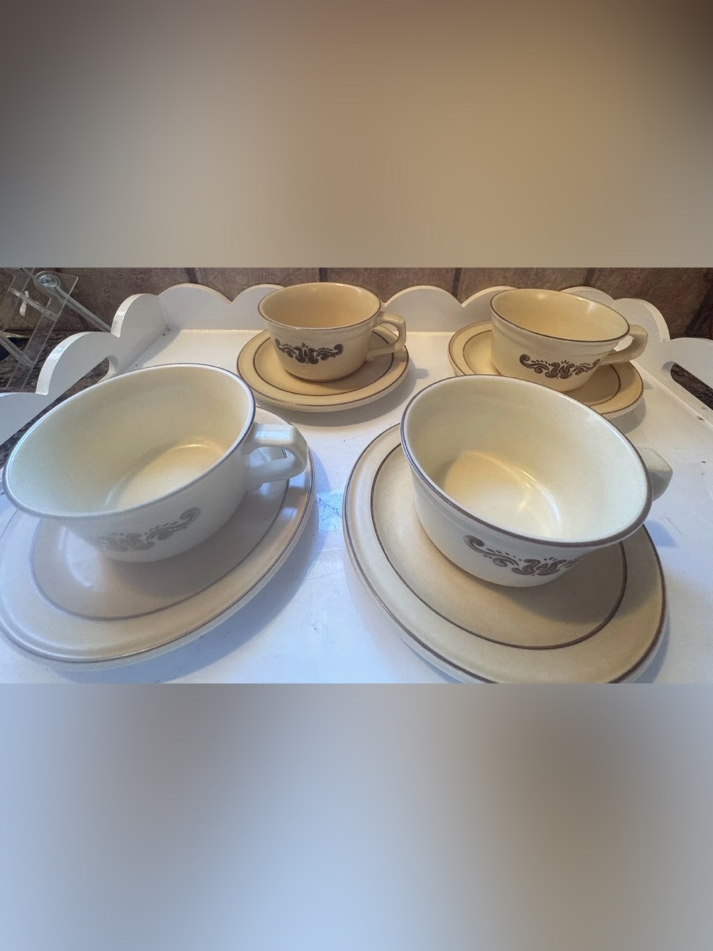 Set Of 4 Pfaltzgraff Village Coffee Cups And Saucers
Brown/Cream